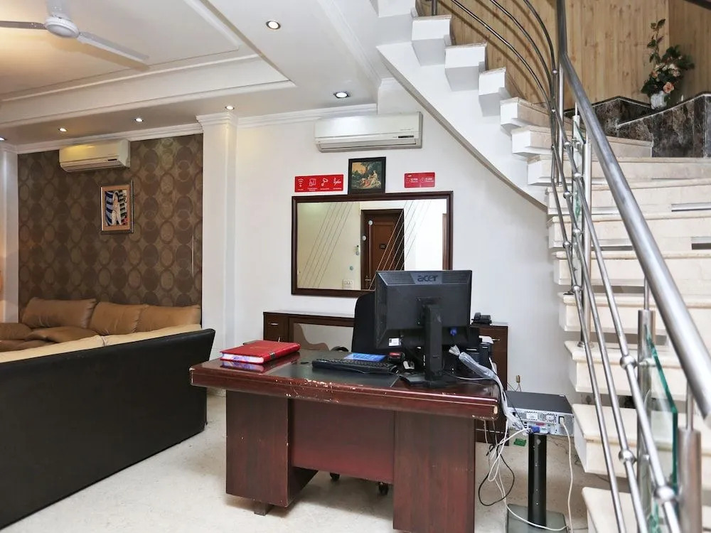 OYO 14789 Kempinski Wide