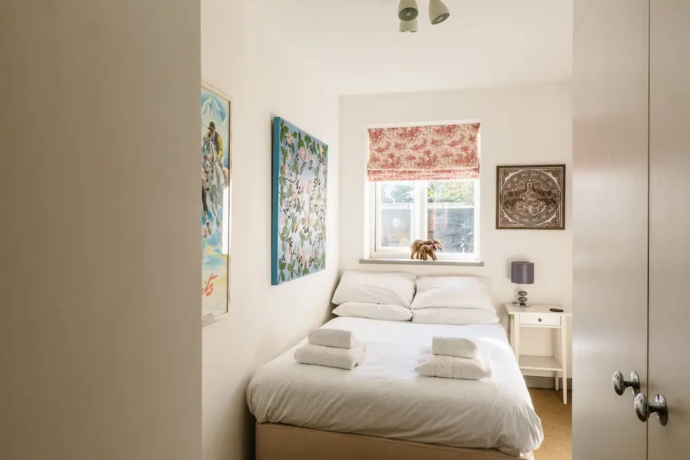 Bright and Charming Battersea Park Apartment