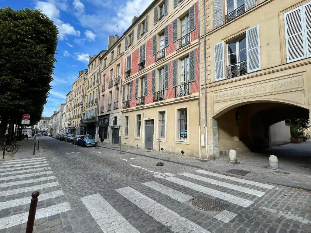 LE ROI SOLEIL • 4min Château Versailles • 1min Gare Versailles Rive Gauche
