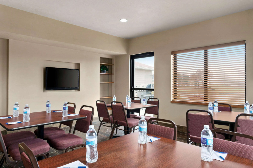Baymont by Wyndham Sioux Falls North,I-29,Russell St, Airport