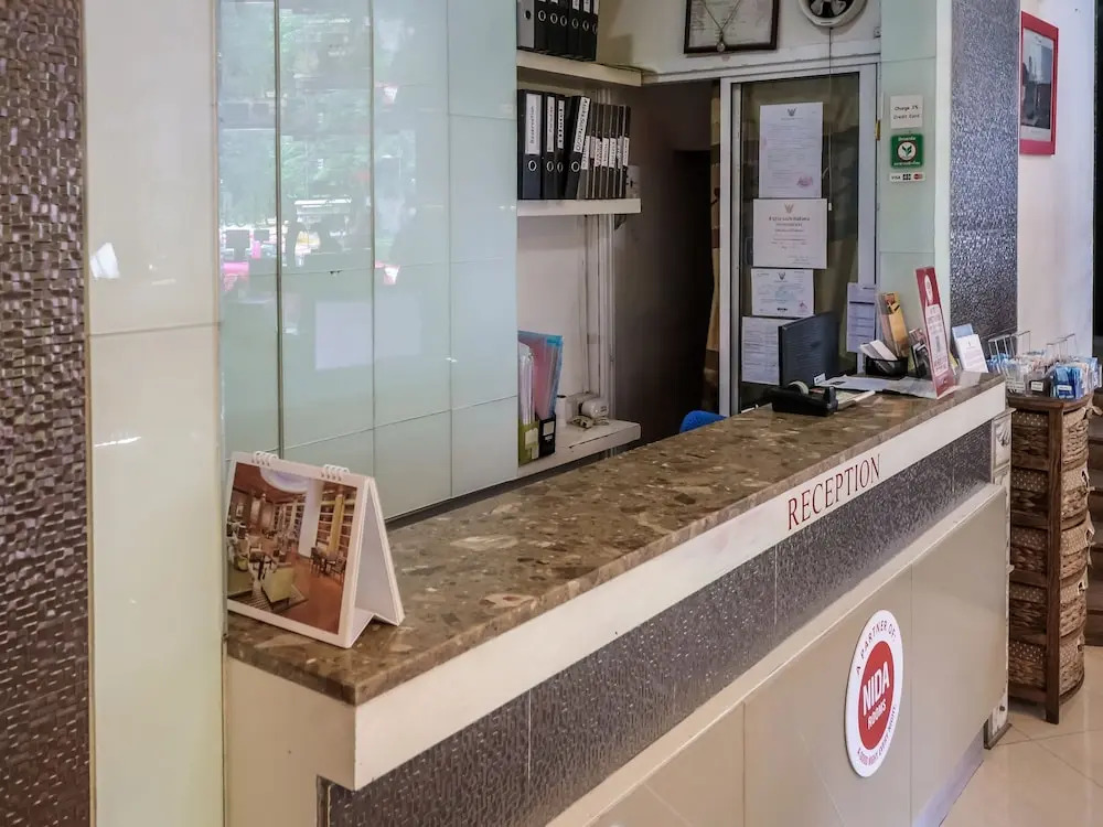 Nida Rooms Khlong Toei 390 Sky Train