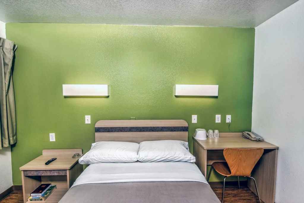 Motel 6 Colorado Springs, CO - South/Metro Area