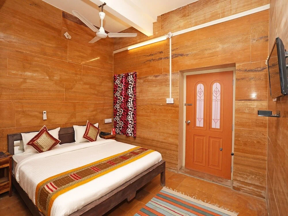 Hotel Heera Court