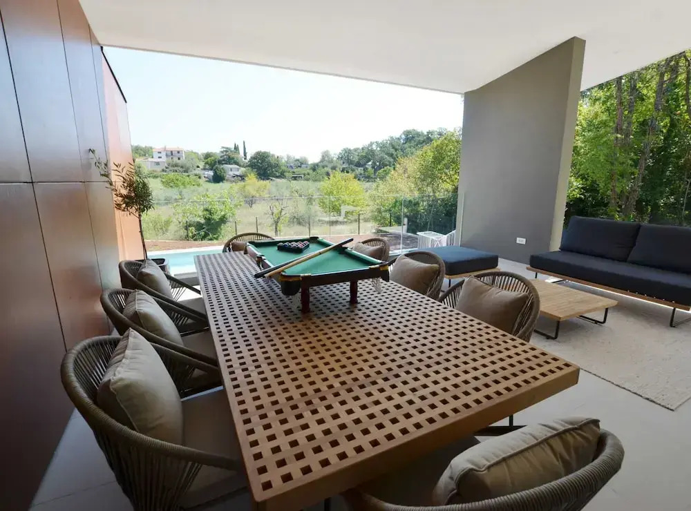 Luxurious Sorici Villa With Private Pool and Mediterranean Landscape