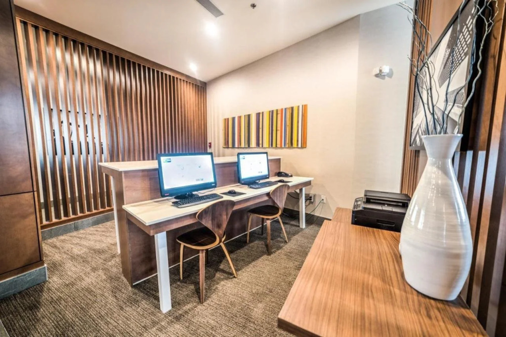Holiday Inn Express & Suites West Edmonton - Mall Area by IHG