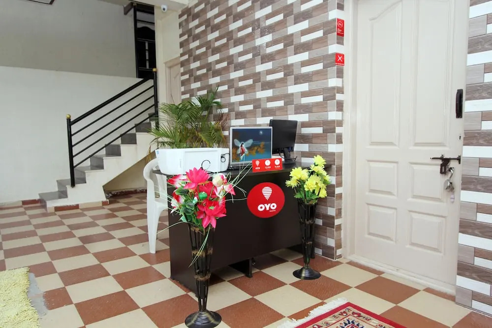 OYO 9026 JJ Palace