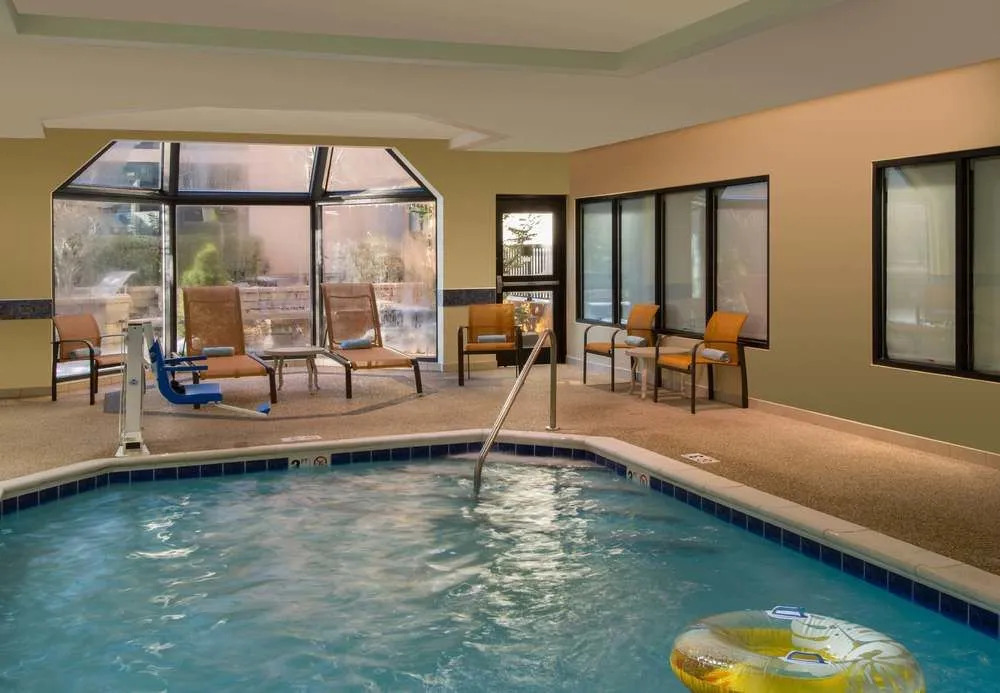 Courtyard Cleveland Beachwood