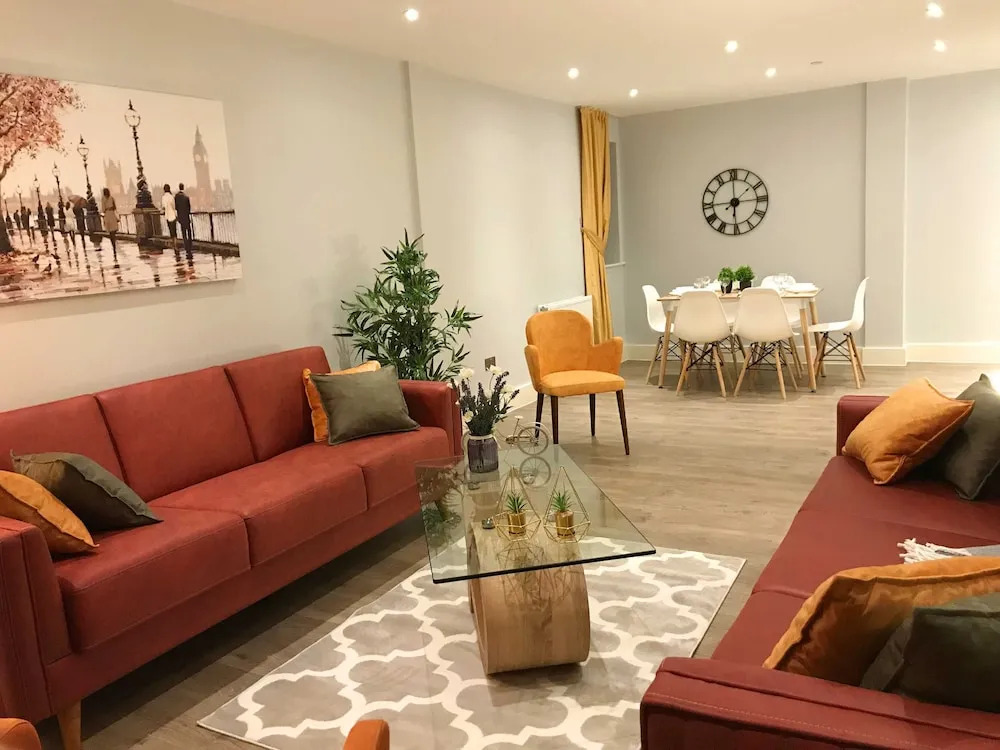 Elegant Plus Luxury Apartments