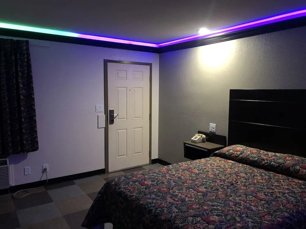 Parlour Motel