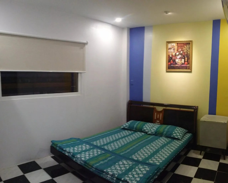 Hotel 77