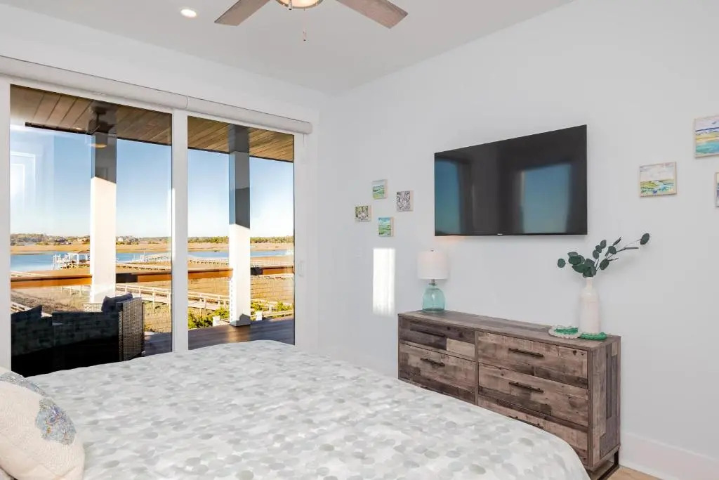 Golden Hour by Oak Island Accommodations
