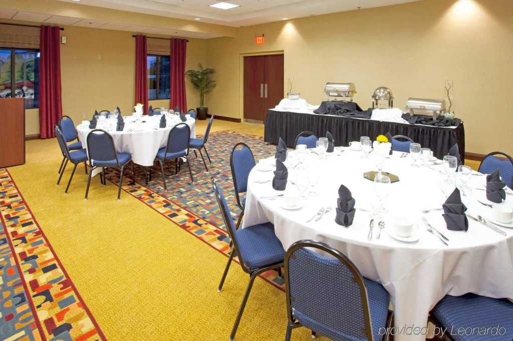 Holiday Inn & Suites Stockbridge Atlanta I-75 by IHG
