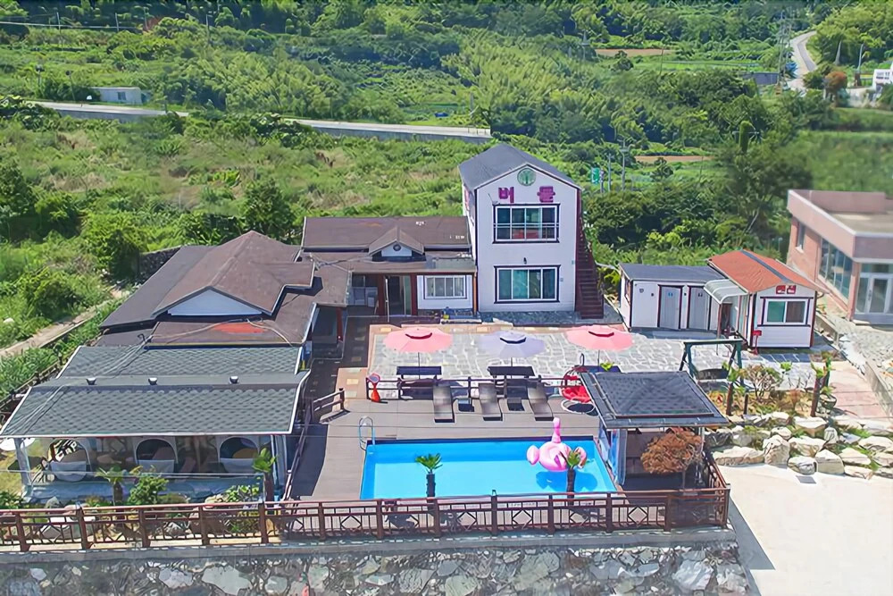 Geoje Willow Tree Pension