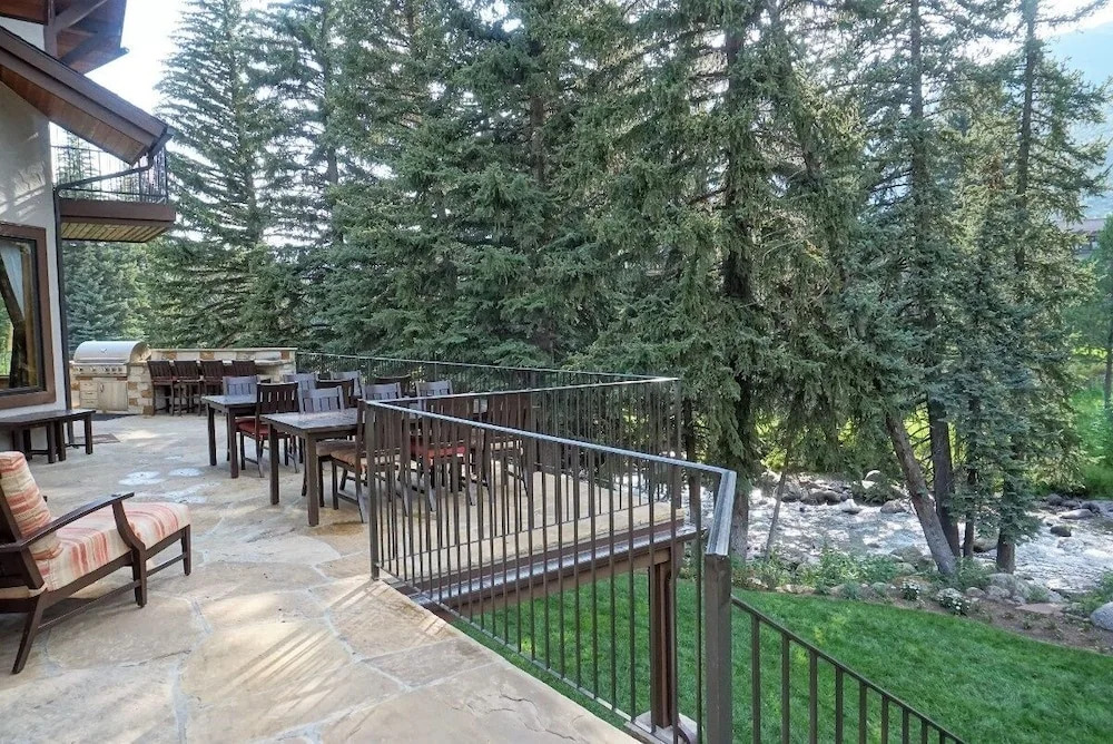 1835 Gore Creek Dr W - 6 Br Home