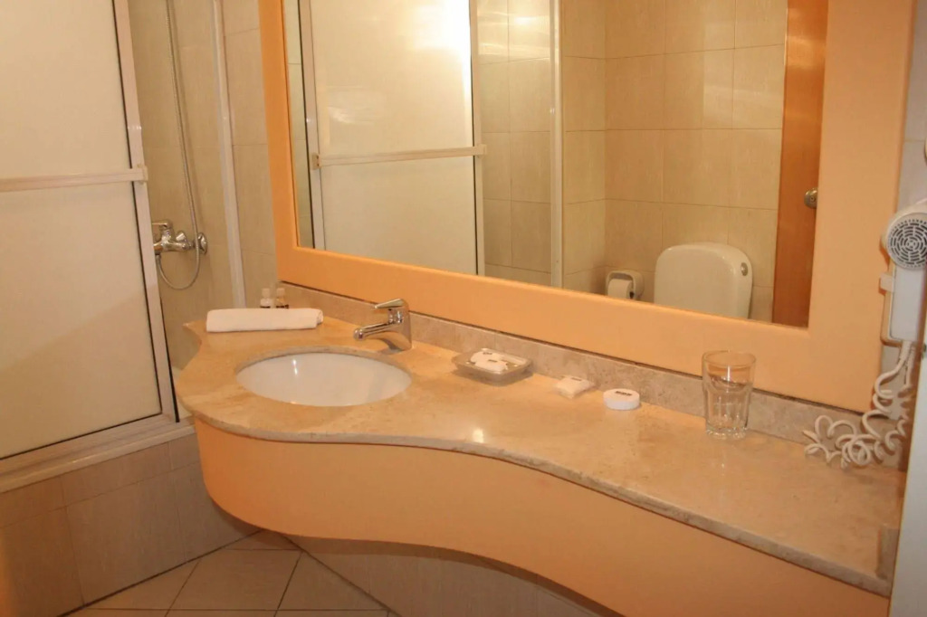 Urbana Suites