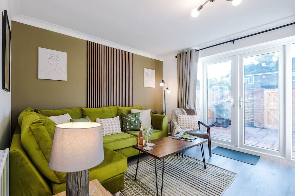 Gorgeous Home in Chester Sleeps 6 With Parking