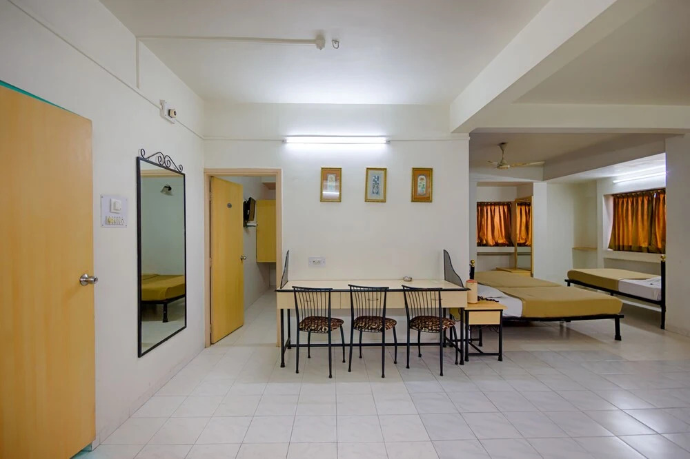 OYO 4018 Hotel Grand Ashwin