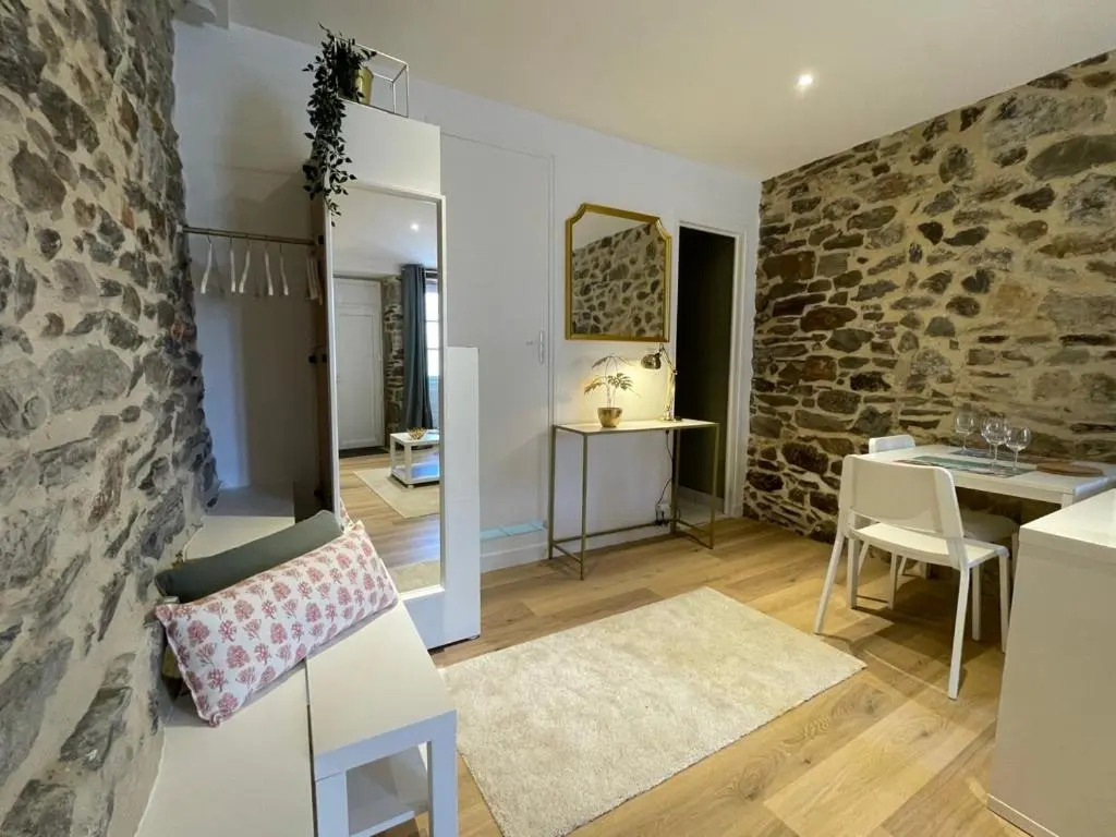 Studio Hypercentre a 1 Mn Plage Et Des Ports