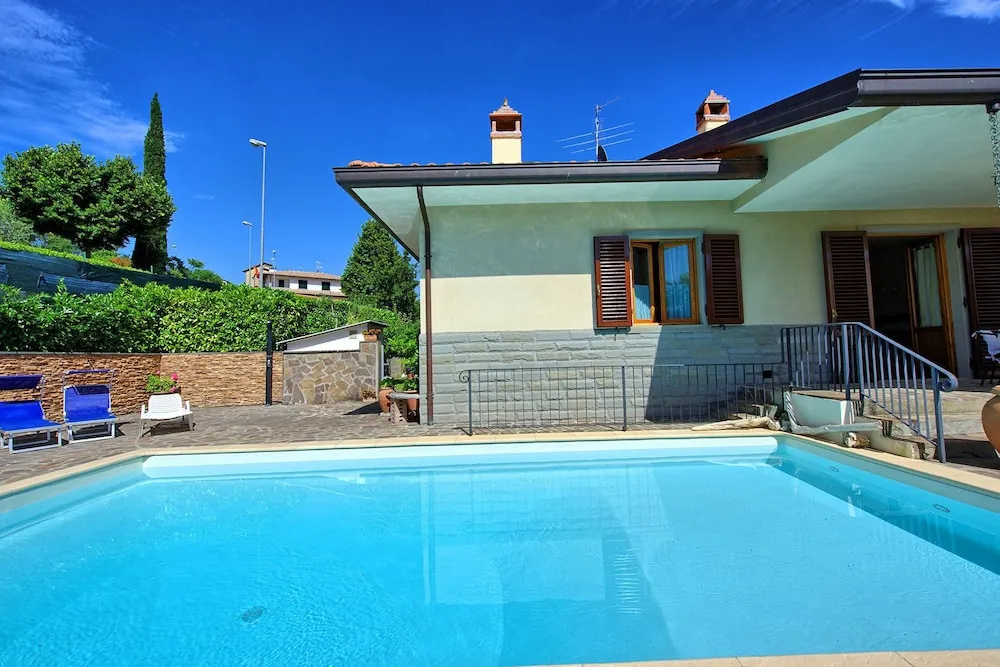 Villa Pratovecchio by PosarelliVillas