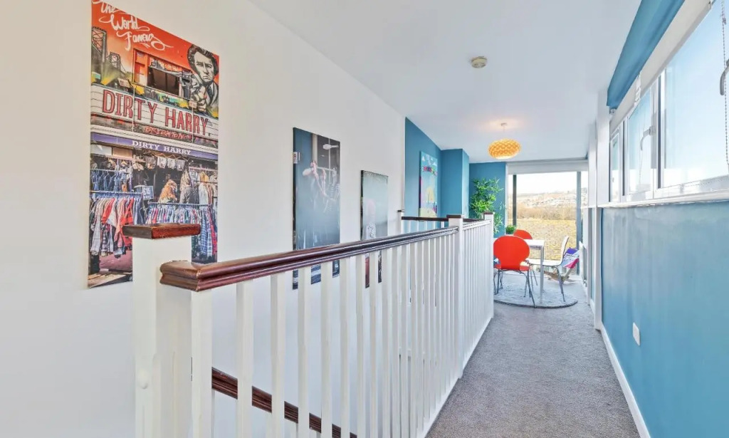 Central Big House | Large Group House | 4 Bedrooms 3 Bathrooms | Roof Terrace | City Centre