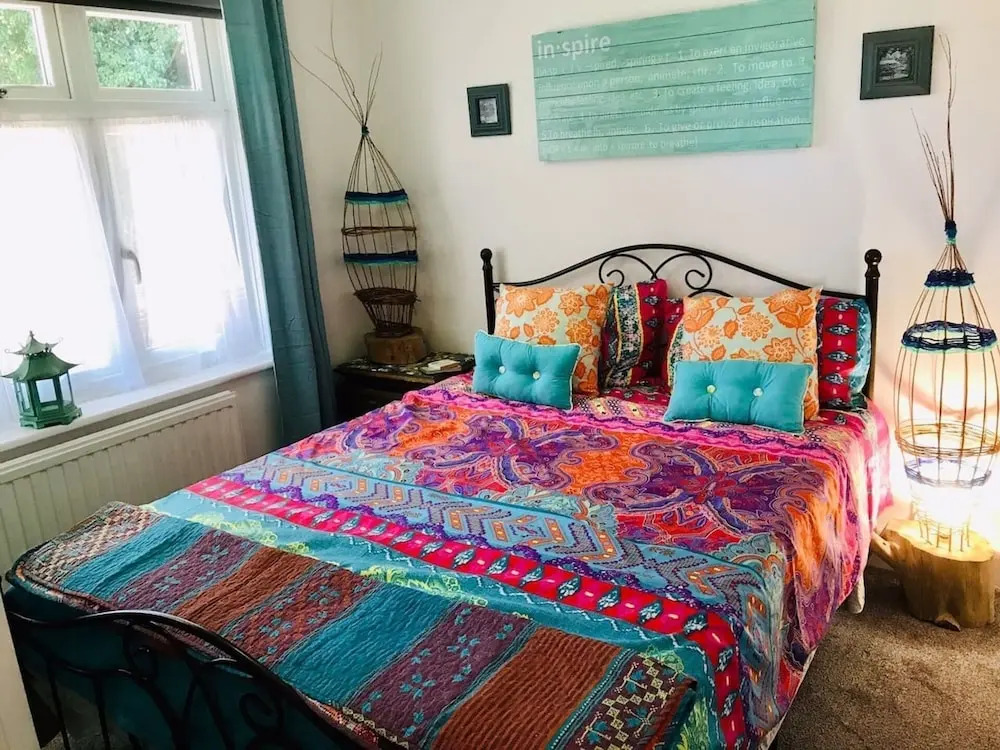 5 Bdroom Cottage at the Stunning Mill Lake Retreat