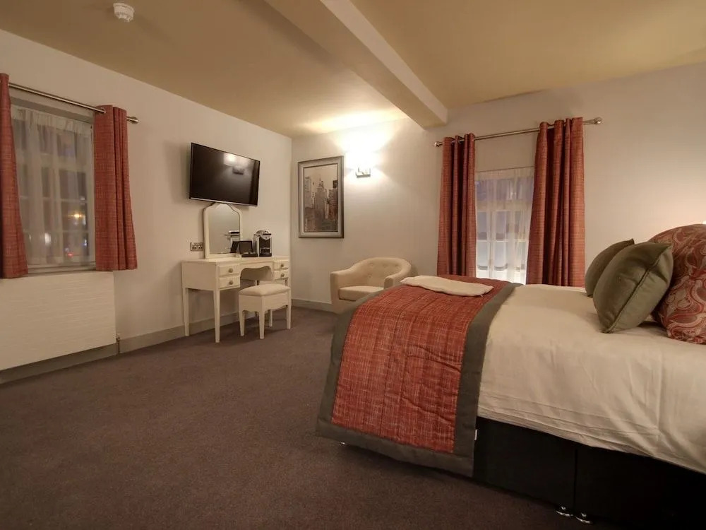 The Suffolk Hotel
