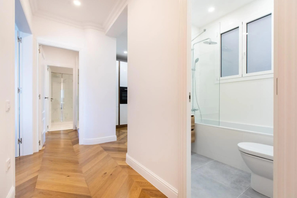 Majestic 4BR/4BATH apartment in Sagrada Familia area