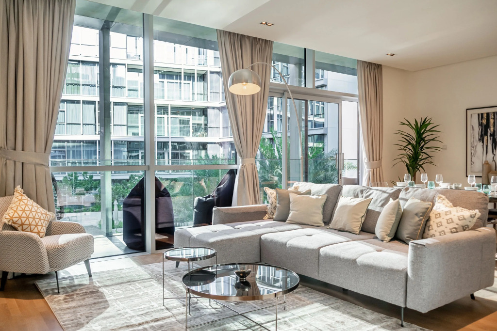 Elegant And Bright Apartment In City Walk