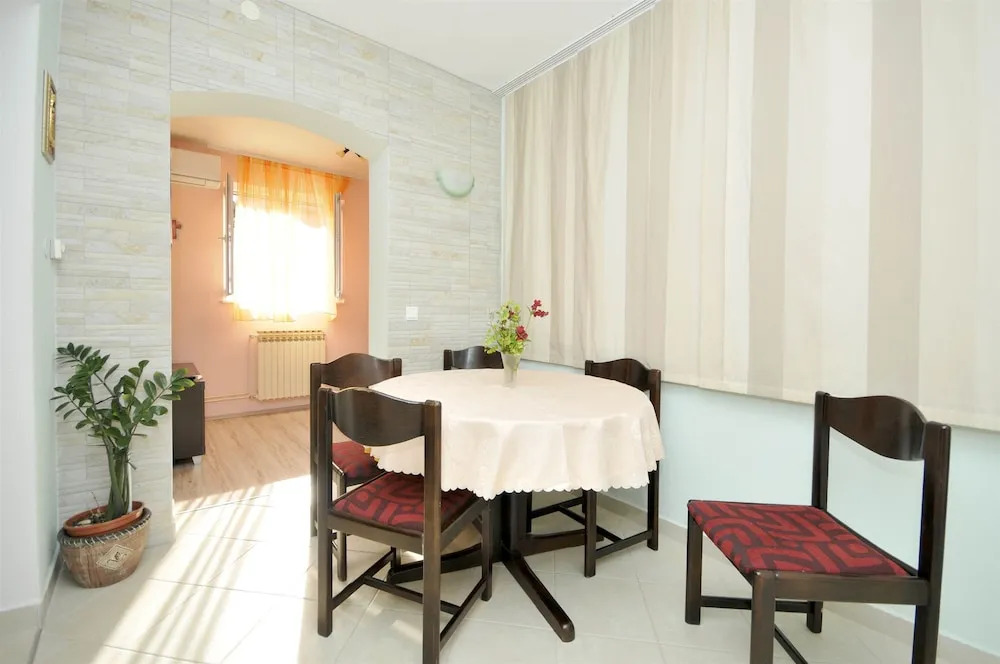 Apartments Mise