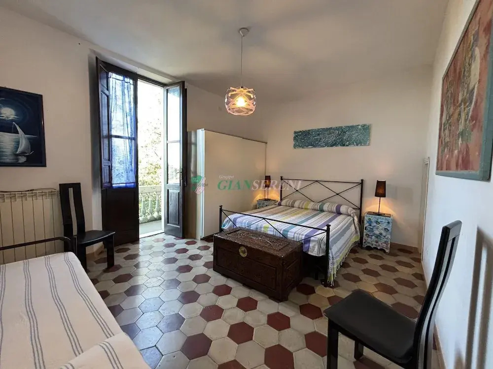 5 Beds in a Prestigious Villa-rif Leccio