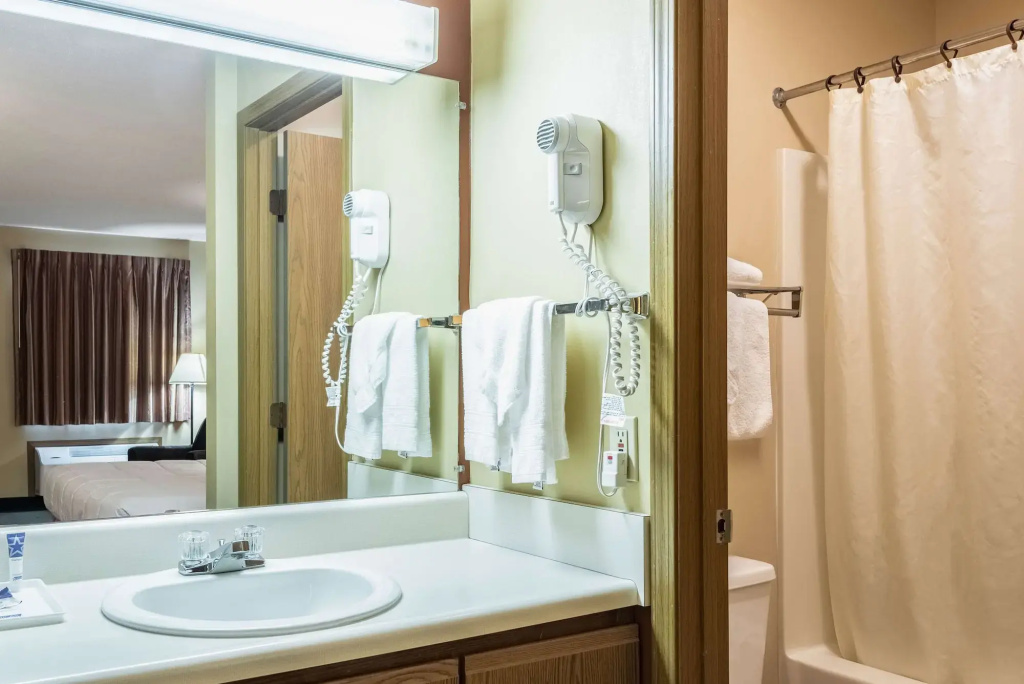 Americas Best Value Inn St. Marys