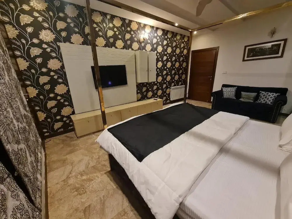189 The Guest House