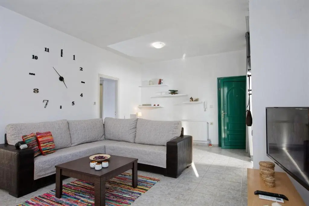 Bright and stylish 3 bedroom apartment