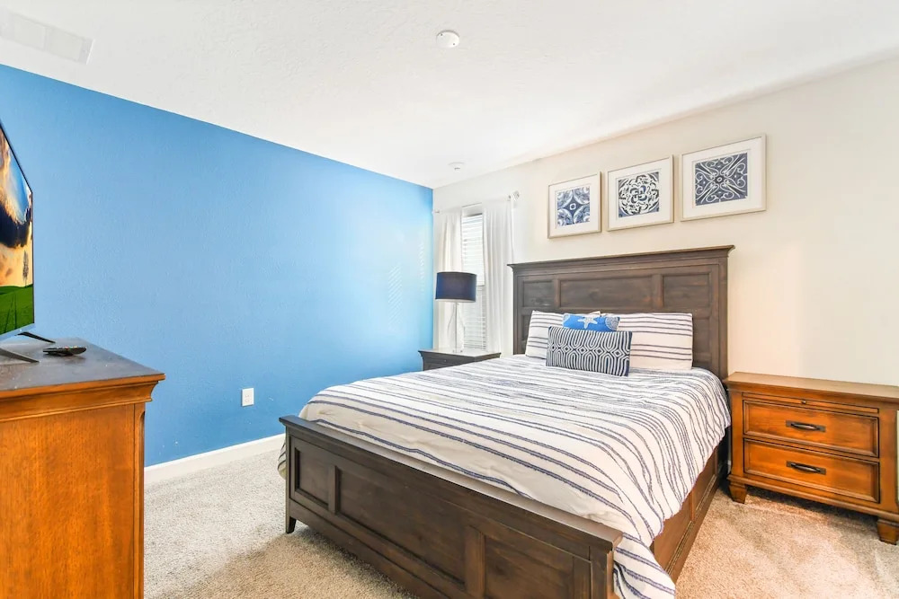 Storey Lake Resort 8br Cozy Home With Private Theater, Pool And Spa 2874