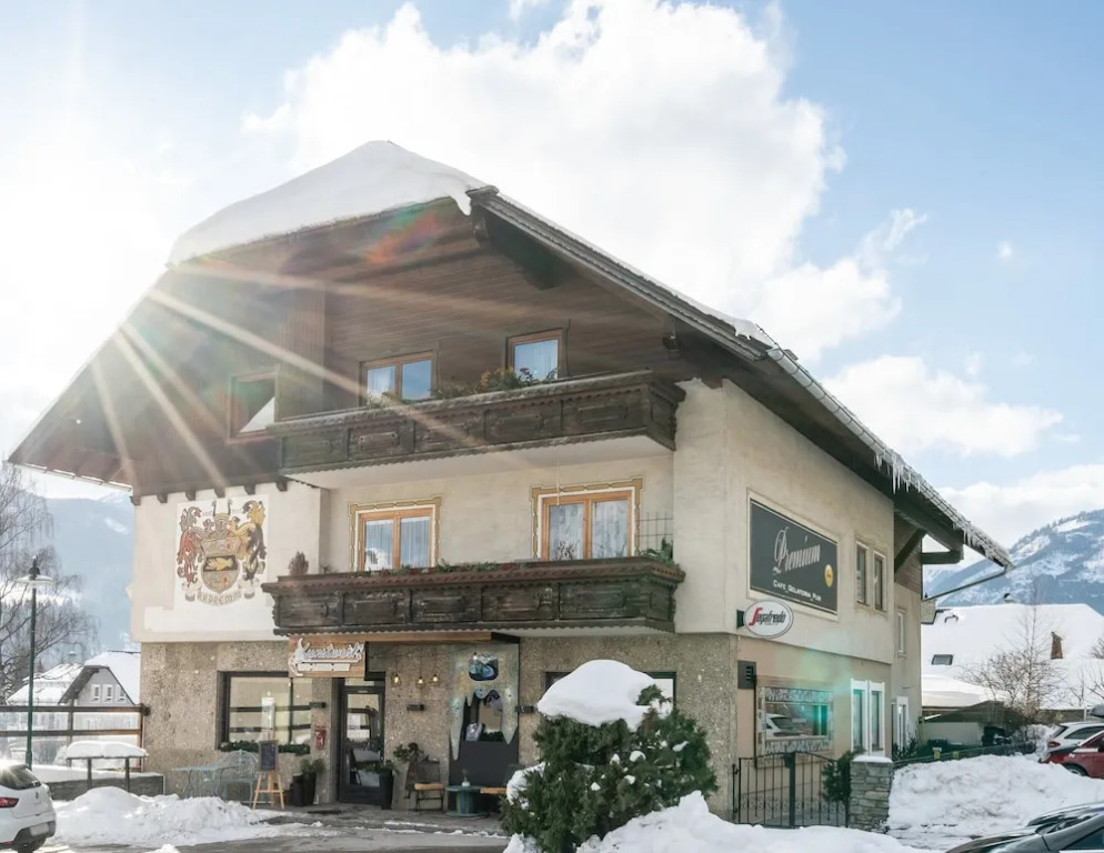 Apartment in Sankt Michael near Ski Slopes