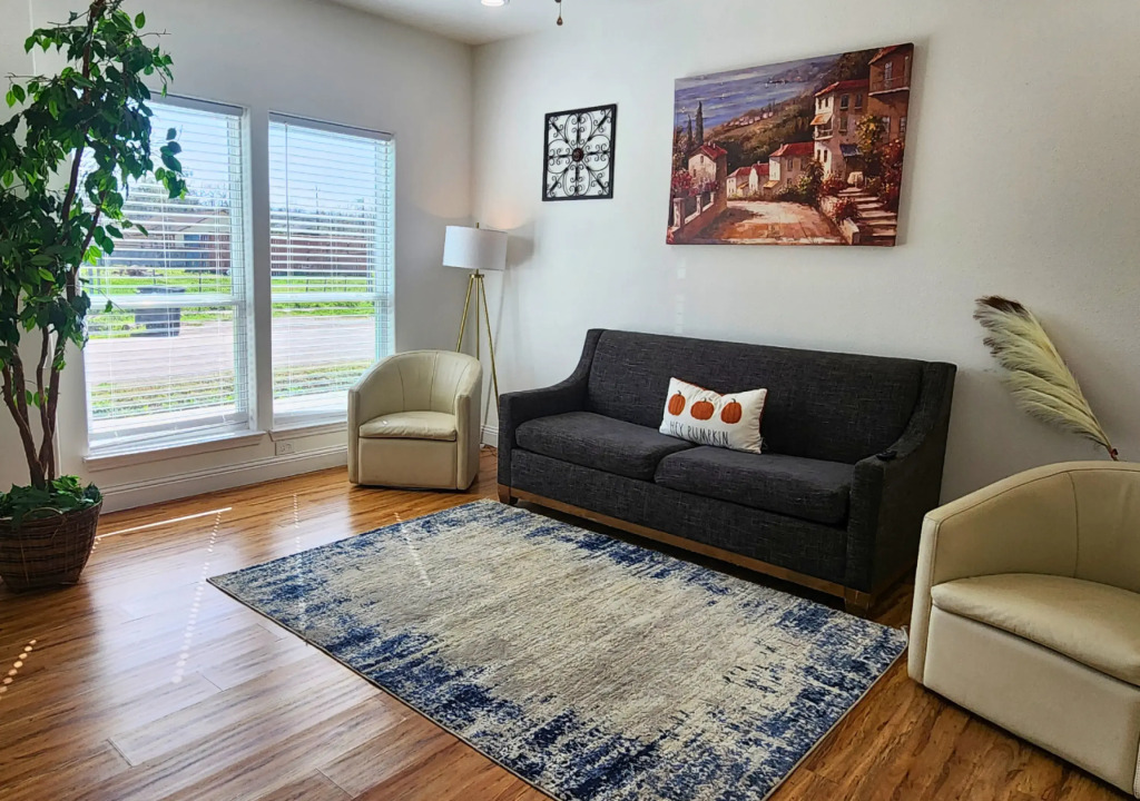 Modern 3 Bedroom Retreat in Pearland