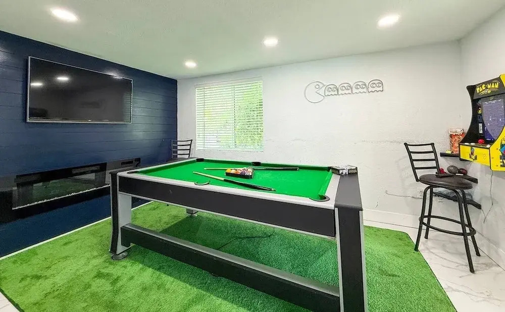 Relax Play Pool Games Prime Location