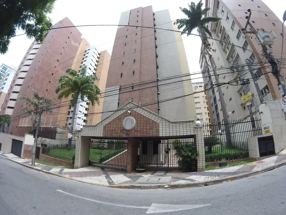 Apartamento a 200m feirinha beira mar