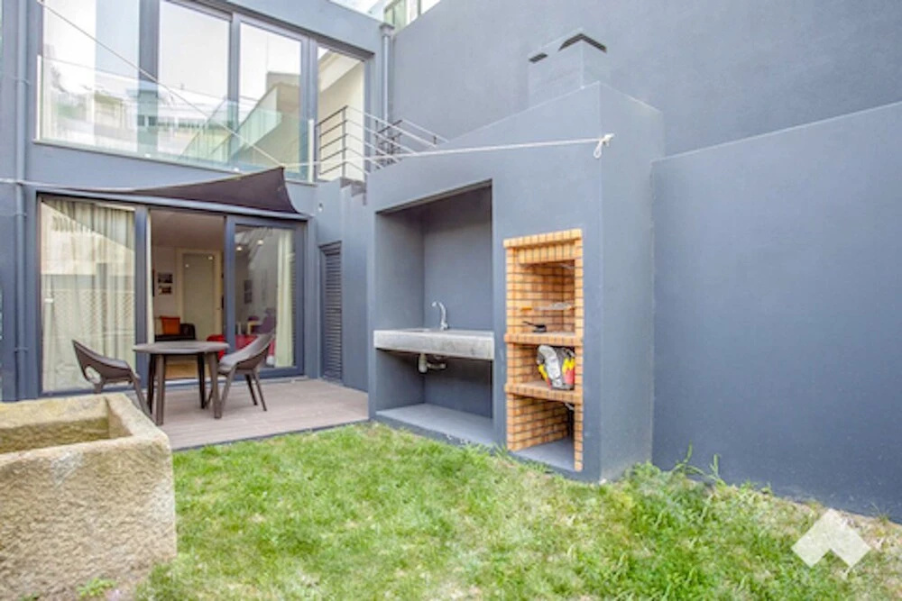 Bianc1 · Light-Filled Apartment With Garden Downtown