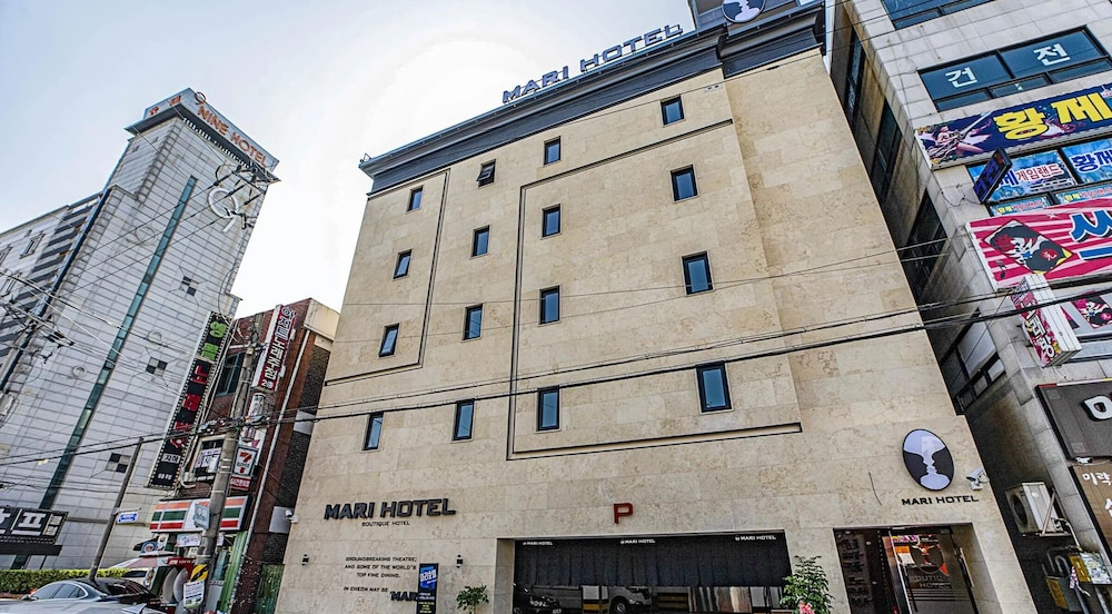 MARI hotel