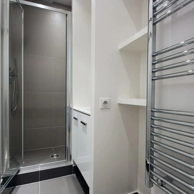 Opera Grey I Trendy 2 Bed Apt in Paris