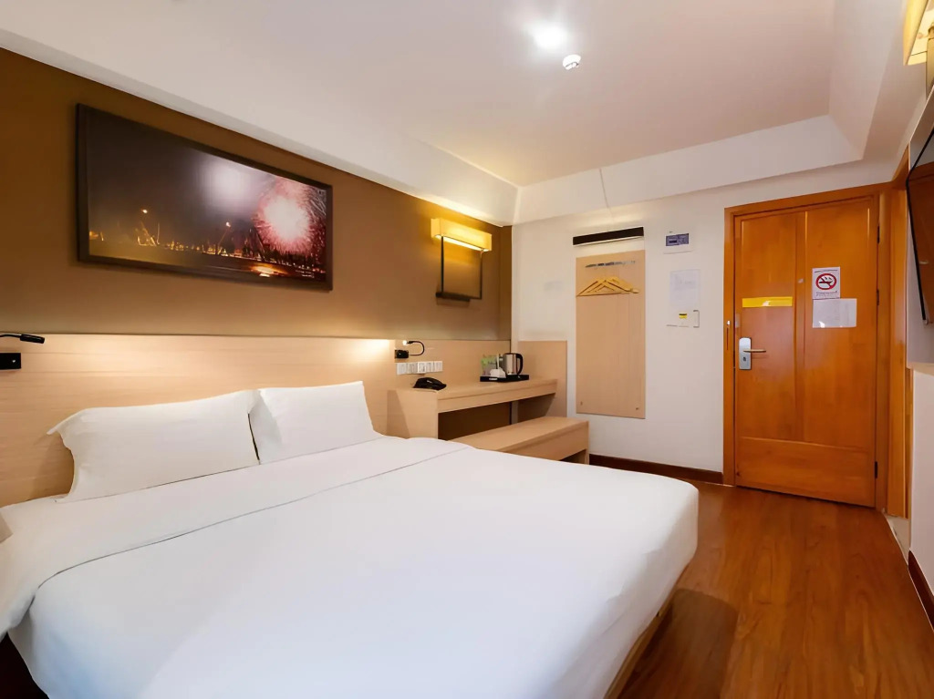 Chiang Roi 7 Days Inn