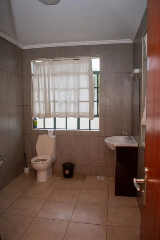 Roam Apartment Bed and Breakfast Kisumu