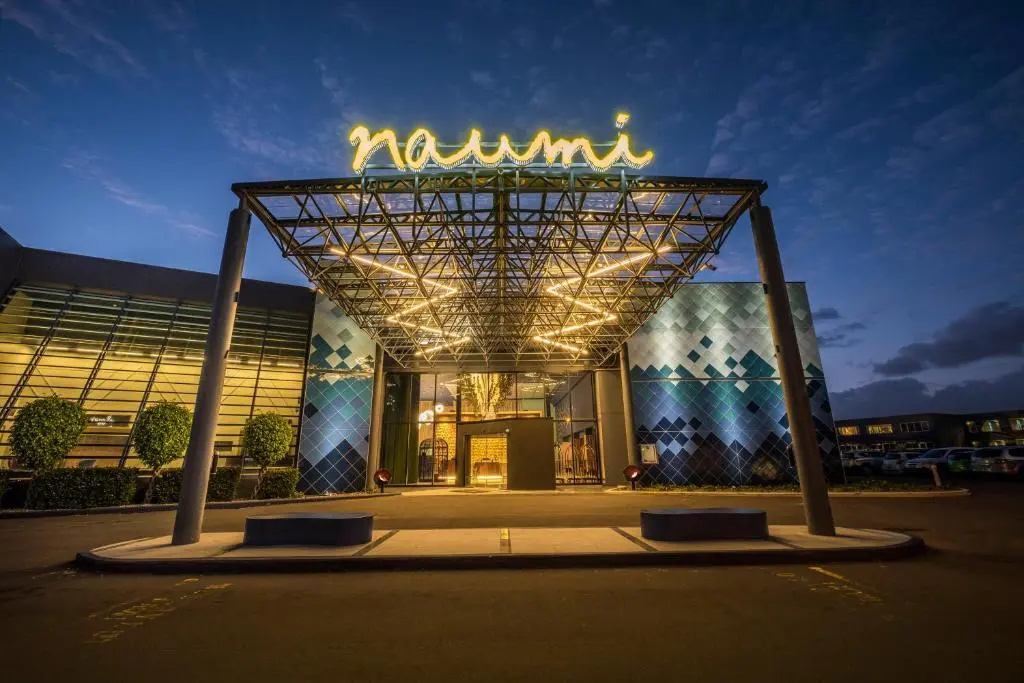 Отель Naumi Auckland Airport