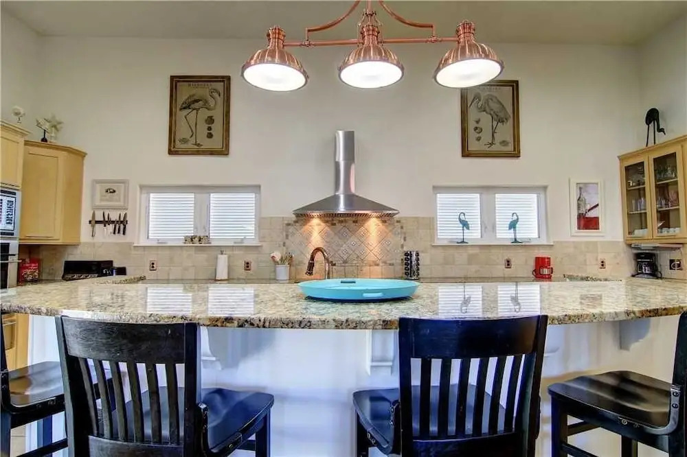 Aransas Palms - 4 Br home by RedAwning