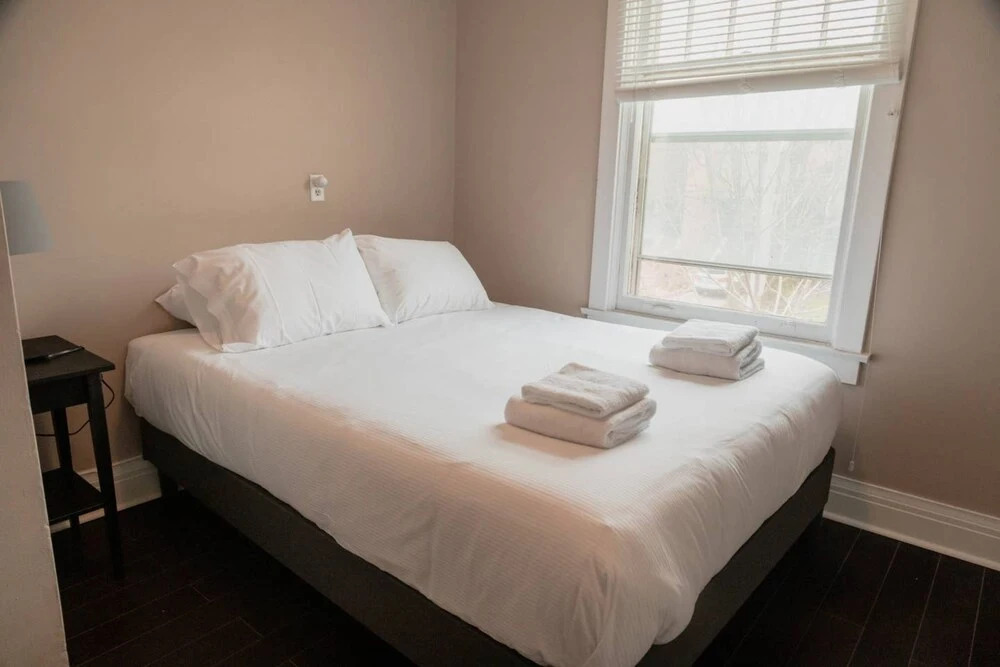 Beautiful 3 Bedroom Home Near Downtown