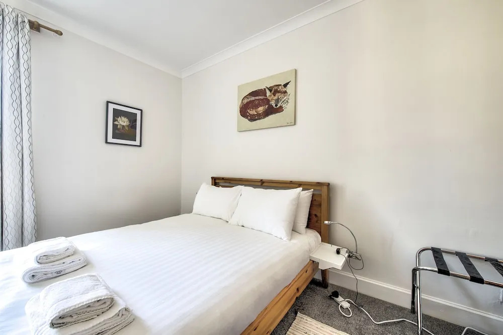 Spacious 2Br Home In New Town