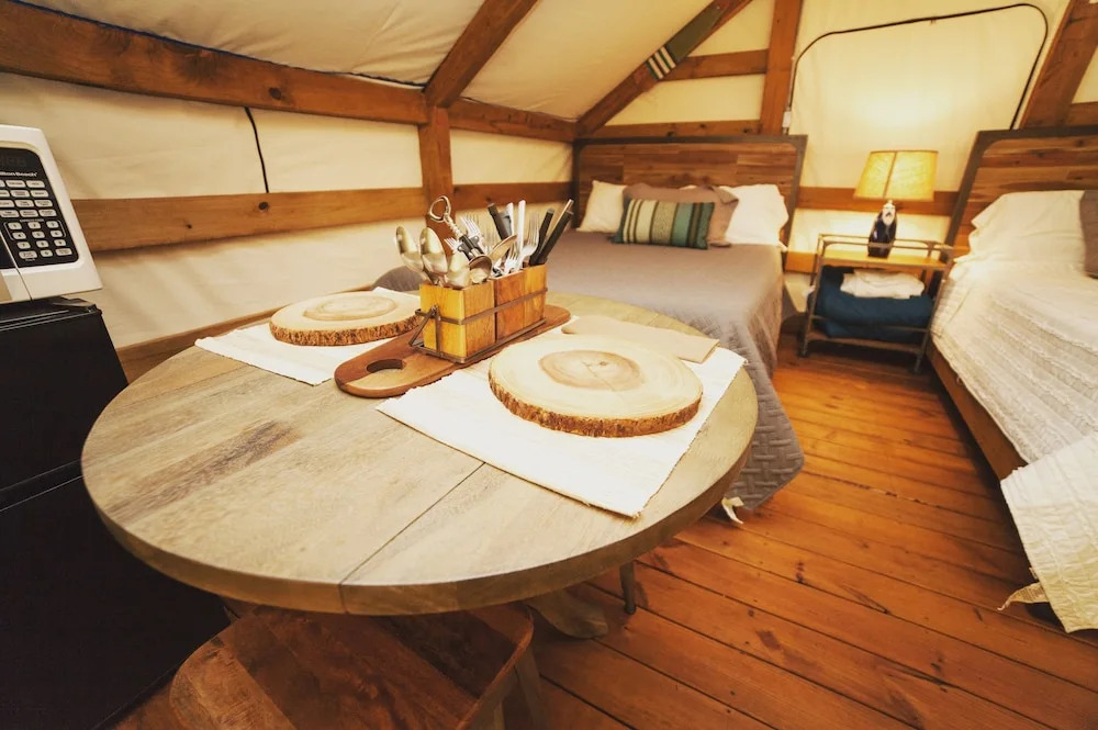 Geronimo Creek Retreat Glamping Cabin #2 - Campsite