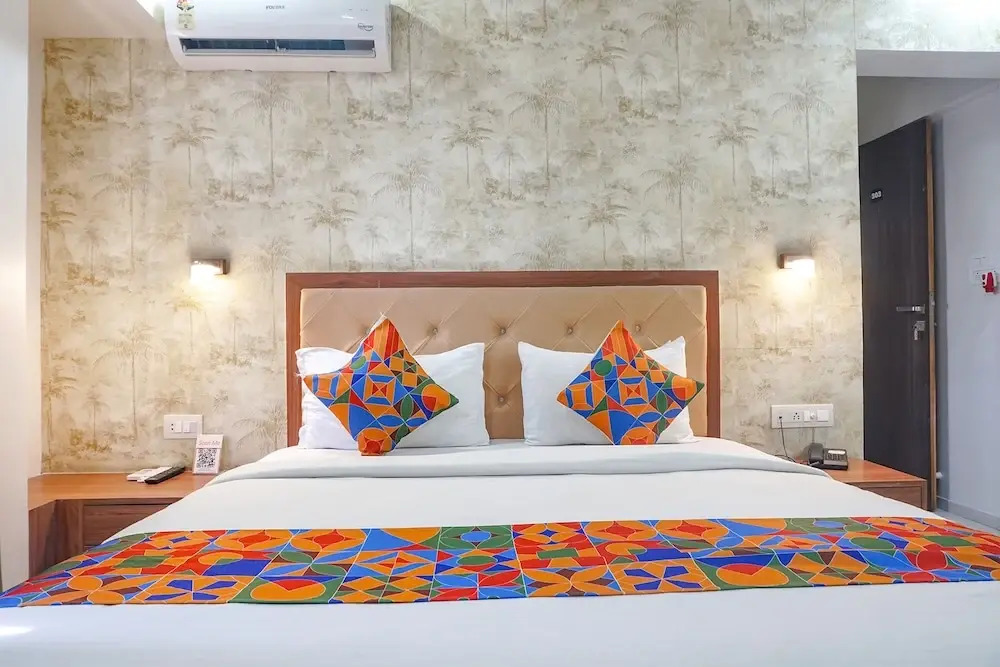 FabHotel Emersion Residency - Nr. Dnyanjyoti Savitribai Phule Udyan