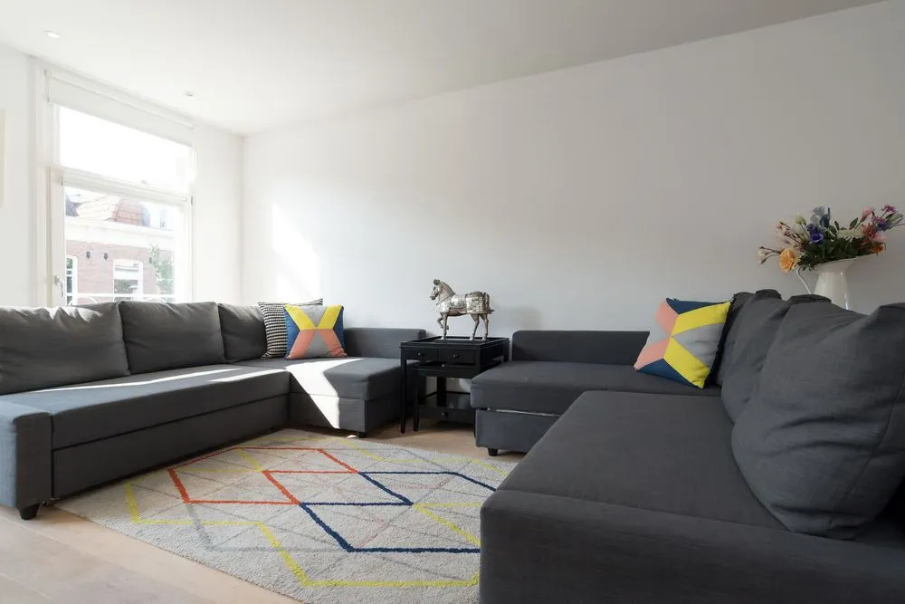 Ruby van Gogh Apartments